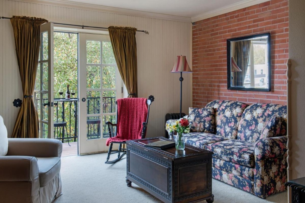 Room image 3