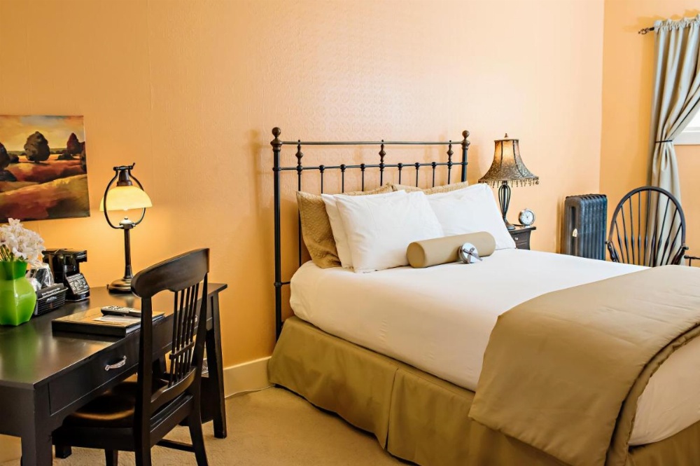 Room image 3